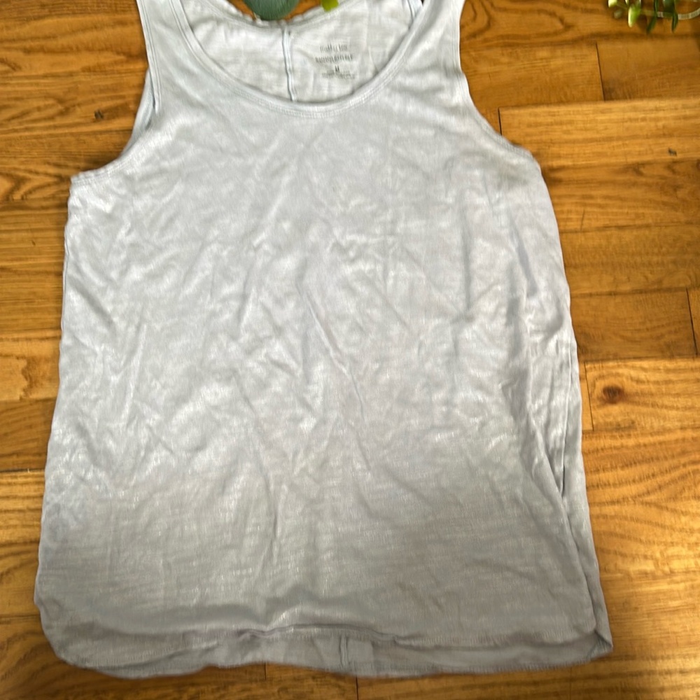 Banana republic Malibu tee tank top, light purple with silver shiny threads